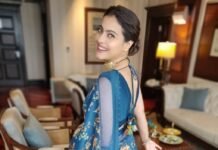 Total Samachar….. कैमरे की नजर से….. नवरात्री को लेकर मशहूर काजोल ने साड़ी में कराया फोटो शूट… लग रही हॉट