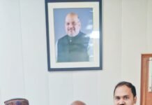 Total Samachar विश्व आयुर्वेद परिषद् के विदेश विभाग प्रमुख व इटली से आए डा.स्वामी नाथ मिश्र ने माननीय श्री अजय कुमार मिश्र, केंद्रिय गृह राज्य मंत्री, भारत सरकार से मुलाकात की।